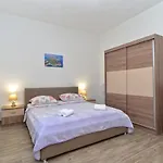 Charming Coastal Gateway Апартаменты