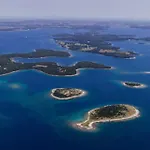 Charming Coastal Gateway Апартаменты