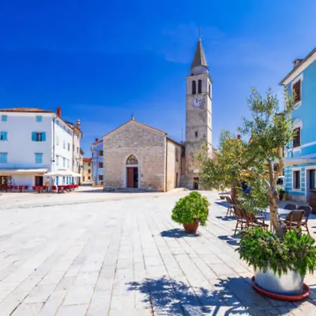 Charming Coastal Gateway