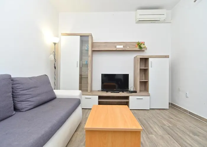 Charming Coastal Gateway *