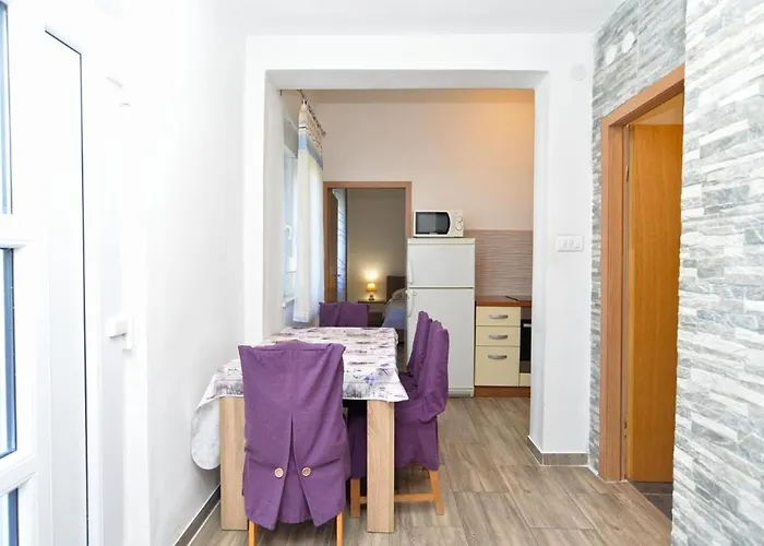 Charming Coastal Gateway *