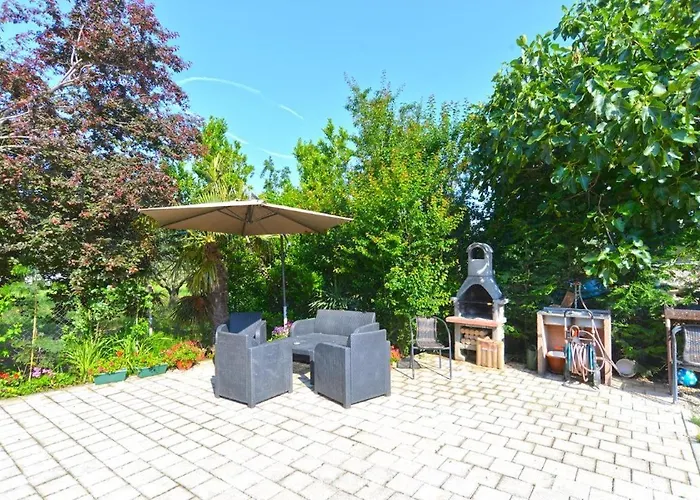 Charming Coastal Gateway *