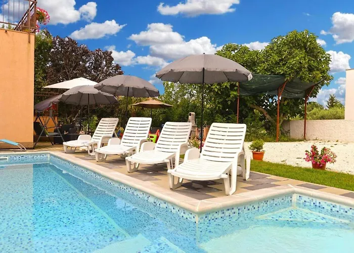 Charming Coastal Gateway Apartman *